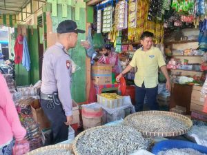 Polsek Monitor Bahan Pokok