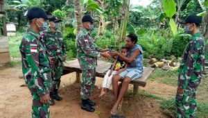 Pemberian Masker dan Sembako di Papua