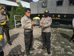 Polsek Medan Baru Berikan Pelindung Wajah