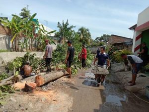 Warga Gotong Royong Bangun Musholla Bersama Satgas TMMD 109 Kodim 0201/BS