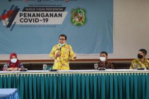 Kepala Badan Penanggulangan Bencana Daerah (BPBD) Kota Medan Arjuna Sembiring diwakili Sekretaris BPBD Nurly bersama Kabid Perlindungan Hak Perempuan dan Perlindungan Khusus Anak DP3APM Robert Napitupulu serta perwakilan dari Dinas Kesehatan Kota Medan Jojor Simamora. Melalui sosialisasi ini, diharapkan seluruh lapisan masyarakat dapat mengikuti aturan AKB sesuai perwal tersebut.