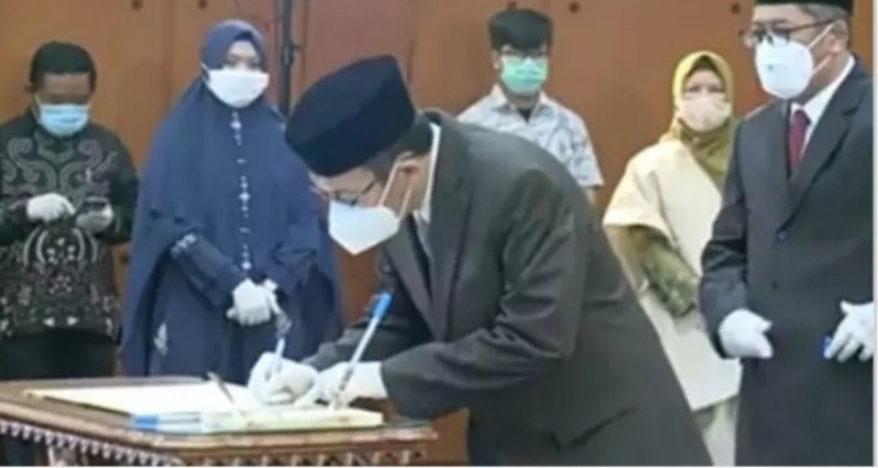 Guru Besar Universitas Negeri Medan (Unimed) Prof Dr Ibnu Hajar MSi sebagai Kepala Kantor Lembaga Layanan Dikti (LLDikti) Wilayah I Sumut periode 2020-2024.