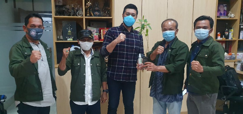 Ketua KNPI Sumut Apresiasi UKM JBM Lakukan Penanaman Pohon Eucalyptus di Kota Medan