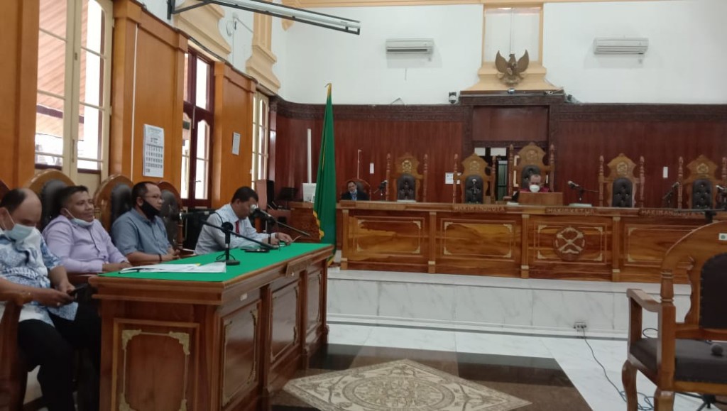 Sidang lanjutan Praperadilan (Prapid) atas nama pemohon Siti Asiah Simbolon, istri Khairi Amri Ketua Koalisi Aliansi Menyelamatkan Indonesia (KAMI) Medan kembali di gelar dengan agenda Konklusi (Kesimpulan)
