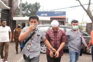 Intelijen Kejaksaan Tinggi Sumatera Utara (Kejati Sumut) dan Tim Pidsus Kejaksaan Negeri (Kejari) Deli Serdang menangkap tersangka Asran Siregar terkait kasus dugaan tindak pidana korupsi penggunaan keuangan Perusahaan Daerah Air Minum (PDAM) Tirtanadi Cabang Deli Serdang