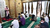 Gubernur Sumut Laksanakan Salat Gerhana Bulan