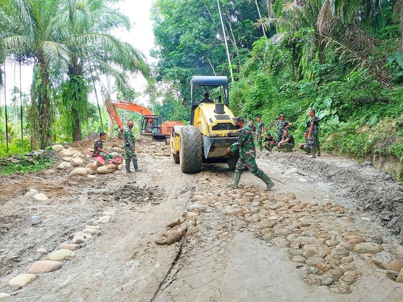 Ini Hasil Pemadatan Ulang Badan Jalan TMMD Kodim 0204/DS