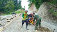 Pemasangan Batu Kiri-Kanan Badan Jalan-1 Pemasangan Batu Kiri-Kanan Badan Jalan TMMD Terus Dikebut Satgas Kodim 0204/DS