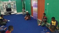 Rumah Warga berkunjung-1 Melepas Lelah, Anggota Satgas TMMD Berkunjung ke Rumah Warga