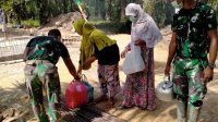 Kaum Emak Silih Berganti Dukung Giat TMMD