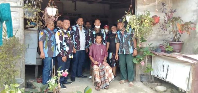 DPD IPK Karo Serahkan Bantuan Donasi Buat Rekan Juang