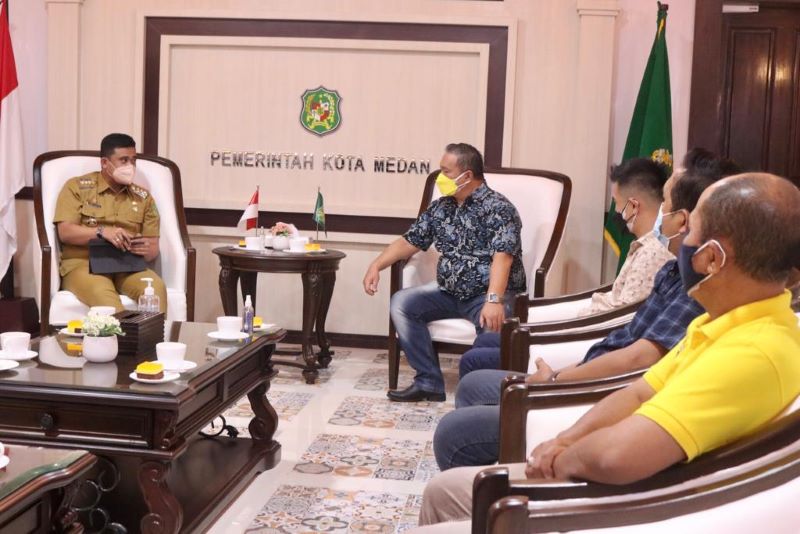 Bobby Apresiasi Penyemprotan Eco Enzym Oleh Komunitas Satu Hati