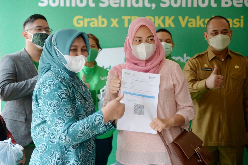 Bu Nawal Minta Masyarakat Tetap Jalankan Prokes Walau sudah Di Vaksin