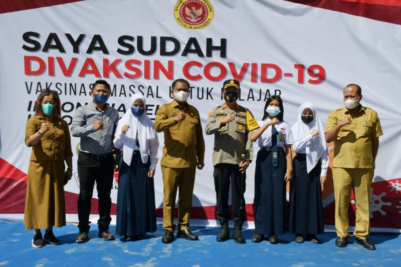 Bupati Sergai Tinjau Vaksinasi Pelajar Di SMP Negri 1 Sei Rampah