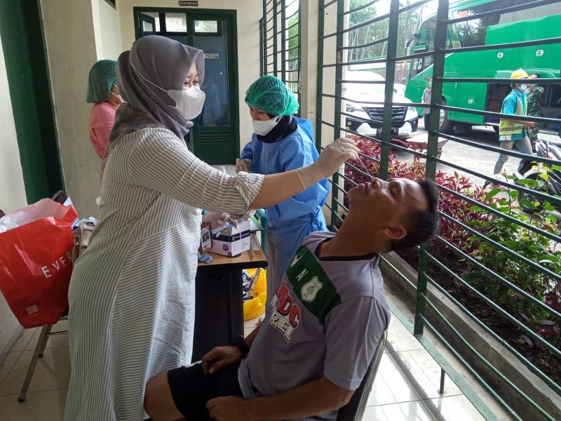 Jelang Tour Pekanbaru, Tim Berjulukam Ayam Kinantan Lakukan Swab Antigen