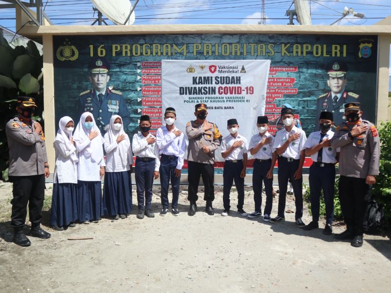 Kapolres Batu Bara Tinjau Vaksinasi Pelajar di Klinik Polres Batu Bara