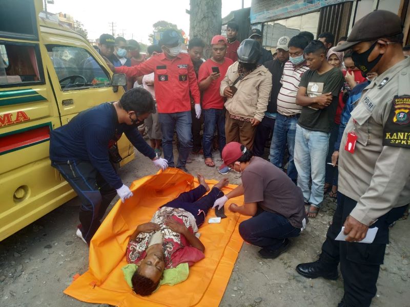 Sopir Angkutan Dalam Kota Kabanjahe Ditemukan Tewas Dalam Mobil