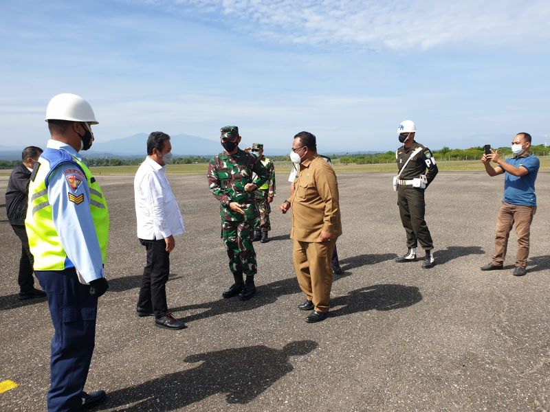 Temui Menteri KP di Bandara, Wabup Fauzi Yusuf Sampaikan Potensi Perikanan Aceh Utara
