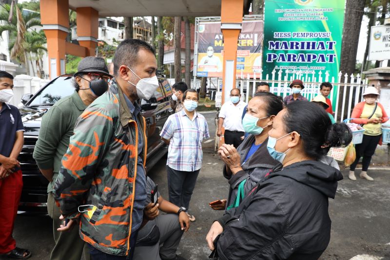 Pedagang Kios Kaki Lima Parapat Mengadu ke Wagub Sumut