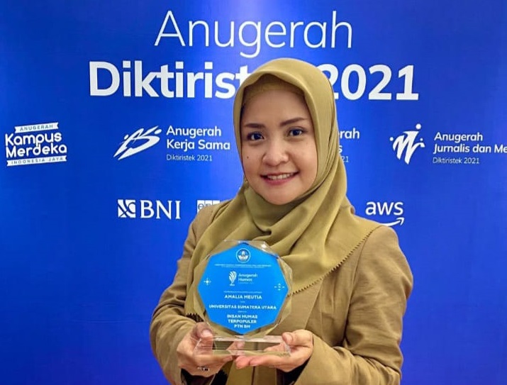 Kepala Humas, Promosi, dan Protokoler USU Raih Insan Humas Terpopuler