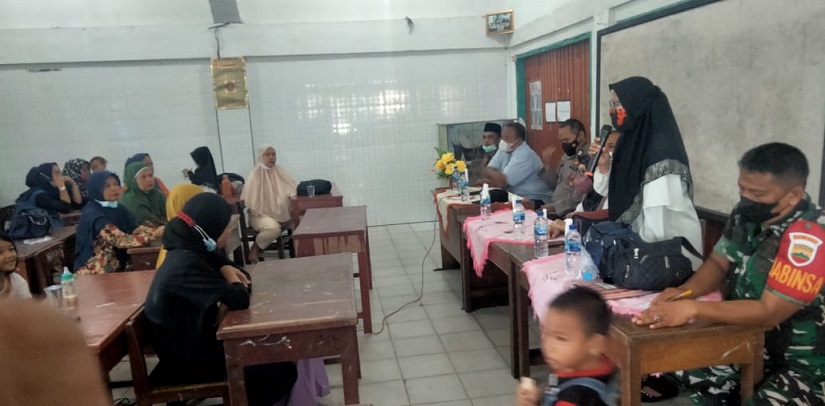 Babinsa Koramil 06/Kota Sosialisasi Vaksinasi Anak