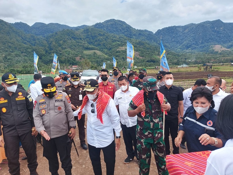 Pangdam I/BB dan Kapoldasu Serta Bupati Karo Dampingi Gubsu Panen Raya