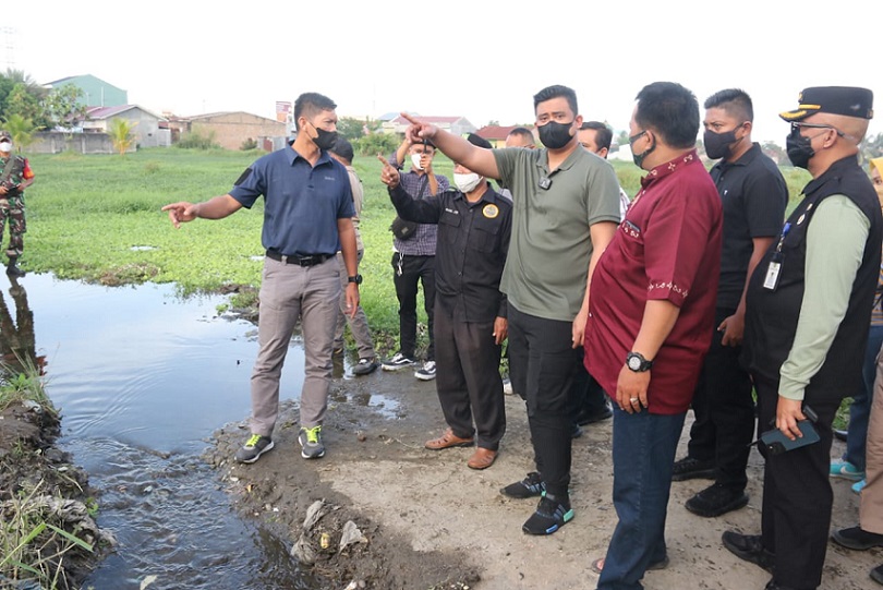 Wali Kota Medan Tinjau Drainase Bermasalah dan Berakibat Banjir