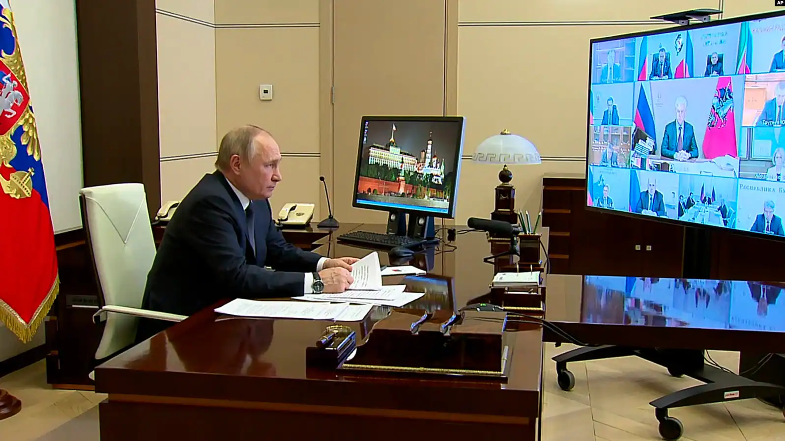 Putin: Operasi Militer di Ukraina Berjalan Baik