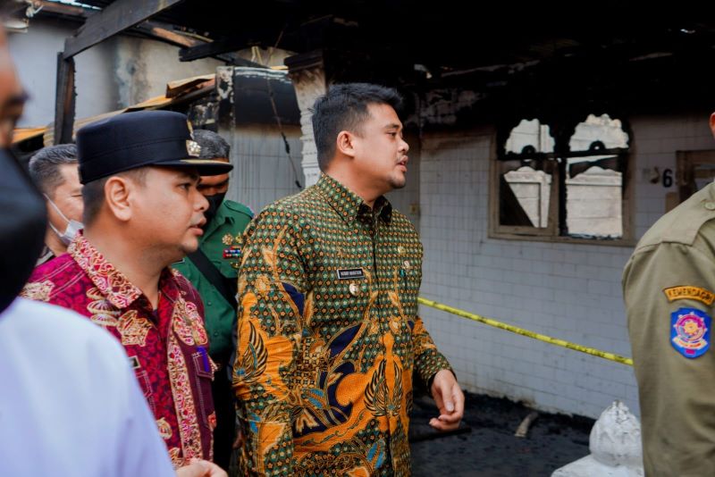 Wali Kota Medan Tinjau Korban Kebakaran Belawan