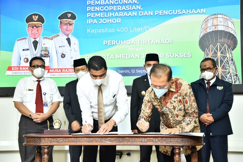 Dirut Perumda Tirtanadi Tandatangani Perjanjian Kerjasama dengan Investor