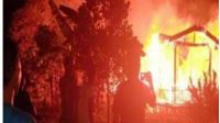 Dua Unit Rumah Semi Permanen Dilalap Sijago Merah di Desa Prapat Hulu Dua Unit Rumah Semi Permanen Dilalap Sijago Merah di Desa Prapat Hulu