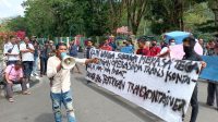 FPP Demo Kantor Wali Kota Sibolga dan DPRD Minta Trans Containent Ditertibkan.