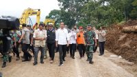 Presiden Jokowi Tinjau Lokasi Gempa Cianjur