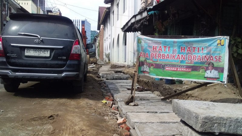Akibat Viral Jalan di Cor Beton Siap Satu Malam, Kadis PU Kota Medan Buang Badan Pekerjaan