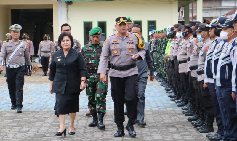 Bupati Karo Pimpin Apel Gelar Pasukan Operasi Lilin Toba 2022.