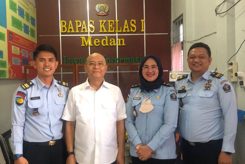 Bebas Dari Tahanan, Dzulmi Eldin Diberangkatkan Dari Lapas Kelas I Tanjunggusta Medan