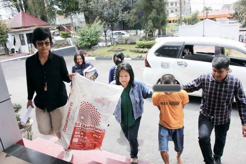Ayah Setubuhi Anak Kandung P21, Satreskrim Polres Karo Laksanakan Tahap II