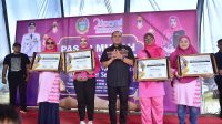 Gubernur Edy Rahmayadi Gratiskan Sembako di Pasar Murah Pematang Johar, Masyarakat Kegirangan Gubernur Edy Rahmayadi Gratiskan Sembako di Pasar Murah Pematang Johar, Masyarakat Kegirangan