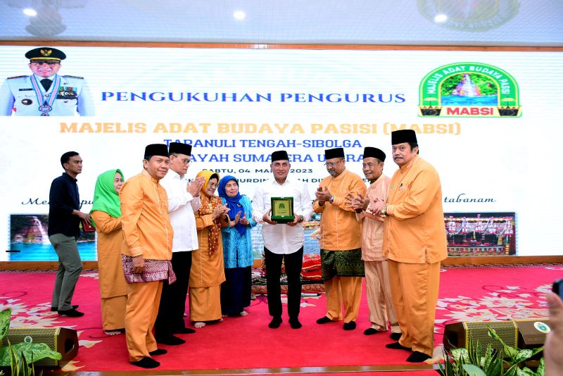 Gubernur Edy Rahmayadi Hadiri Pengukuhan Majelis Adat Budaya Pasisi Sibolga Tapteng
