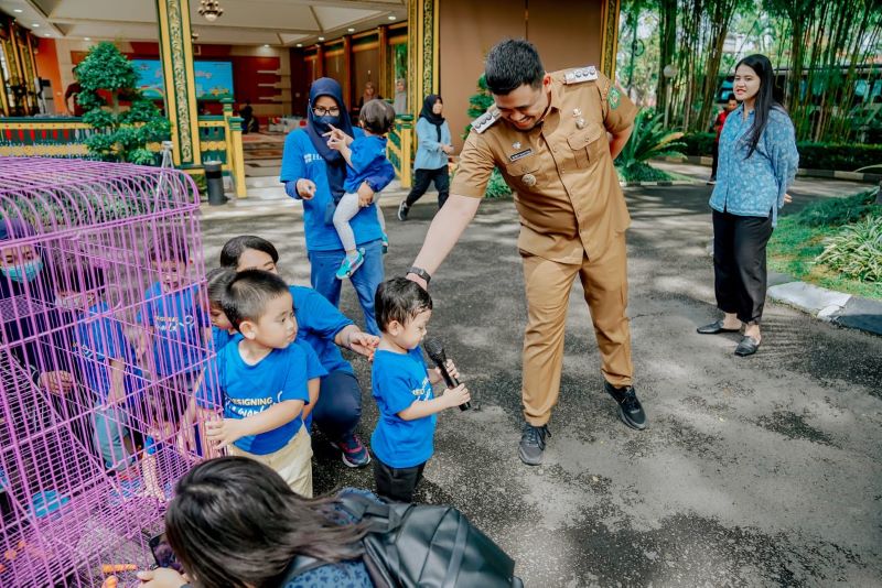 Bobby Nasution dan Ny Kahiyang Ayu Sambut Hangat Study Tour Playgroup Sekolah Highscope Indonesia