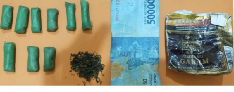 TAPTENG | kliksumut.com - Untuk menambah penghasilan seorang nelayan nekat menjual Narkotika jenis sabu-sabu.