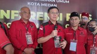 PDI Perjuangan Pertama Daftar Bacaleg ke KPU Medan  