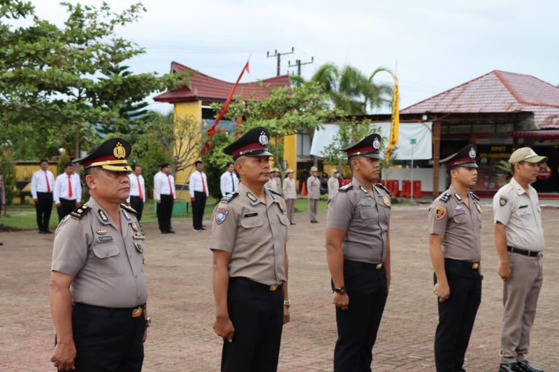 Kapolres Tapteng Pimpin 20 Personilnya Naik Pangkat dan 3 Perwira Purna Bhakti