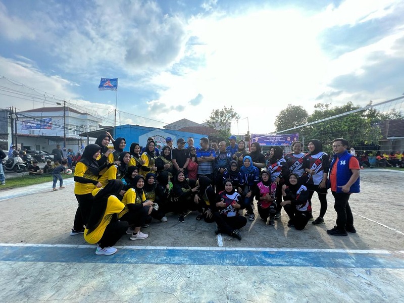 Lokot Nasution Buka Secara Resmi Turnamen Bola Voli Ibu-Ibu Kota Medan