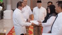 Gubernur Edy Rahmayadi Serahkan SK 891 PPPK Guru, Sebut Guru Menentukan Nasib Bangsa