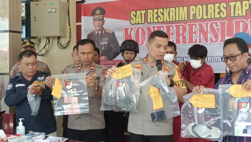 Kedua pelaku AY (38) dan RH (38) dibekuk tim Satreskrim Polres Tapanuli Tengah saat berada di kediamannya, yang berada di Kelurahan Aek Tolang, Kecamatan Pandan, Tapanuli Tengah