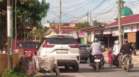 Sebabkan Kemacetan, Warga Minta Dishub dan Lantas Labuhanbatu Tertibkan Mobil Rejeki Anugerah Travel di Jalan Mesjid
