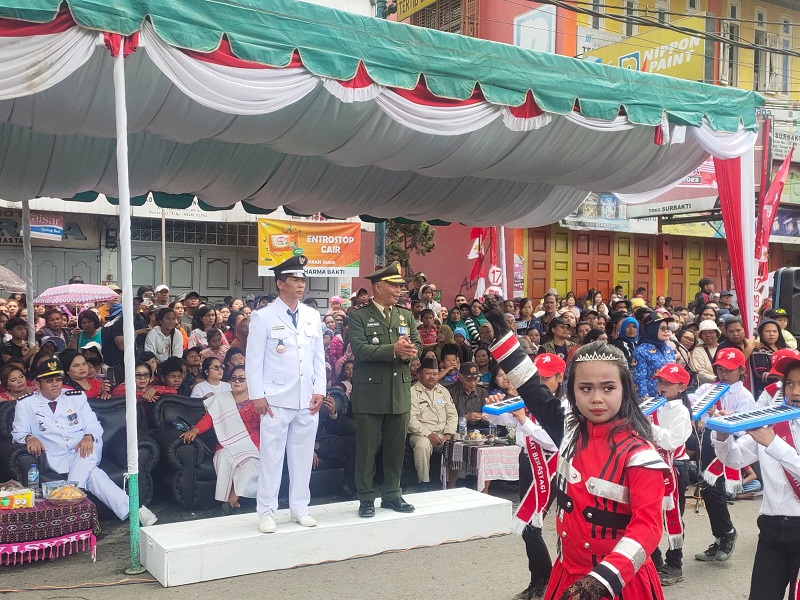Merdeka..! Ribuan Warga Karo di Berastagi Tumpah Ruah Peringati HUT RI Ke-78