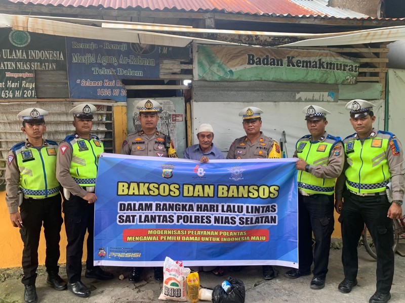 Tumben, Sat Lantas Polres Nias Selatan Bagi-Bagi Sembako, Ini Faktanya