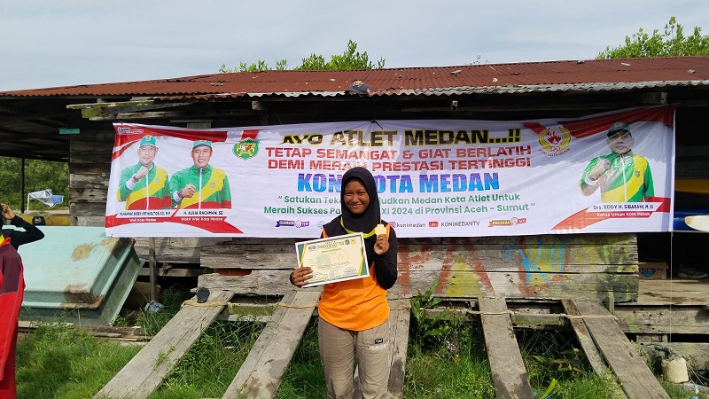 Uci Persembahkan Medali Emas Untuk Medan Belawan